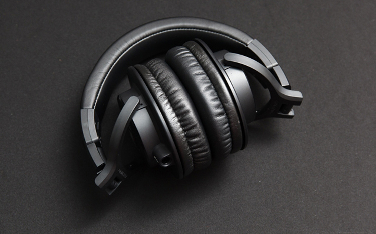 主体 品牌 铁三角 audio-technica 型号 ath-m40x 类型 耳机 佩戴方式