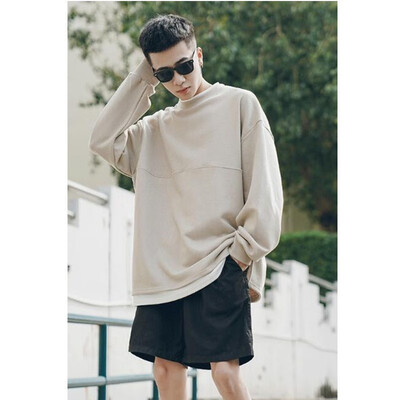 Autumn fake two-piece sweater mens round neck loose Korean version of the trend of youth BF wind students
Autumn fake two-piece sweater mens round neck loose Korean version of the trend of youth BF wind students