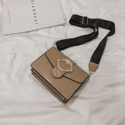 Ins port wind Sen small bag female 2018 new wave Korean version adjustable wide shoulder strap double retro Messenger bag
Ins port wind Sen small bag female 2018 new wave Korean version adjustable wide shoulder strap double retro Messenger bag