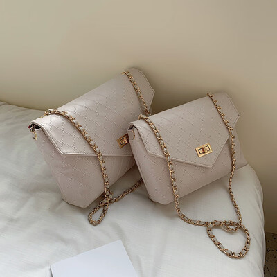 Qiao Bani 2019 new European&American style fashion simple solid color rhombic chain bag shoulder diagonal trend handbags
Qiao Bani 2019 new European&American style fashion simple solid color rhombic chain bag shoulder diagonal trend handbags