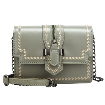 Fashion temperament wild broadband handbag 2019 new hit color small square package tide Korean version of the personality lock buckle shoulder bag
Fashion temperament wild broadband handbag 2019 new hit color small square package tide Korean version of the personality lock buckle shoulder bag