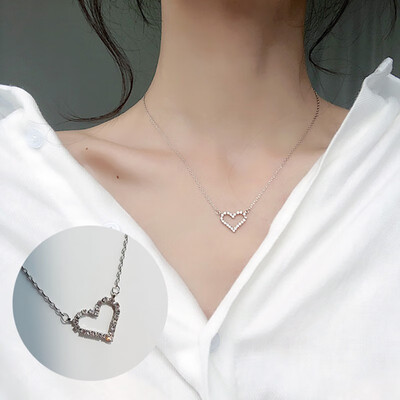 Woman Beautyful Necklace Geometric Four Leaf Clo-ver Heart Shape Crystal Pendant Necklace Jewelry 
Woman Beautyful Necklace Geometric Four Leaf Clo-ver Heart Shape Crystal Pendant Necklace Jewelry