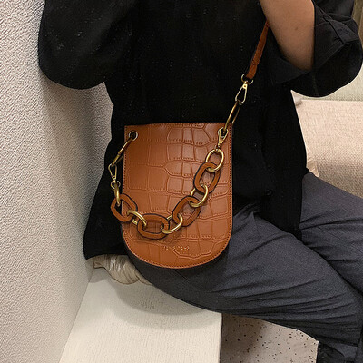 Ins super fire small bag female 2019 new Korean version of the foreign small square bag fashion student wild shoulder Messenger bag
Ins super fire small bag female 2019 new Korean version of the foreign small square bag fashion student wild shoulder Messenger bag