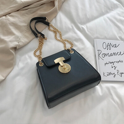 Chic chain bag new 2019 shoulder slung womens fashion simple bag Joker small square bag
Chic chain bag new 2019 shoulder slung womens fashion simple bag Joker small square bag
