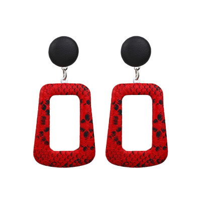 EK630 Oversize Vintage Drop Earrings for Women Large Geometric Statement Earrings PU Snake Skin Pendant Earrings Fashion Jewelry
EK630 Oversize Vintage Drop Earrings for Women Large Geometric Statement Earrings PU Snake Skin Pendant Earrings Fashion Jewelry
