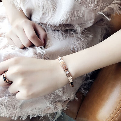 Cold wind bracelet female net red bracelet simple rose gold student port wind girlfriends wild hipsters not fake bracelet
Cold wind bracelet female net red bracelet simple rose gold student port wind girlfriends wild hipsters not fake bracelet
