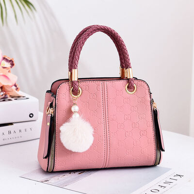 Ladies bag 2019 new fashion single shoulder Messenger bag PU leather wild small bag handbag female bag simple Korean version
Ladies bag 2019 new fashion single shoulder Messenger bag PU leather wild small bag handbag female bag simple Korean version