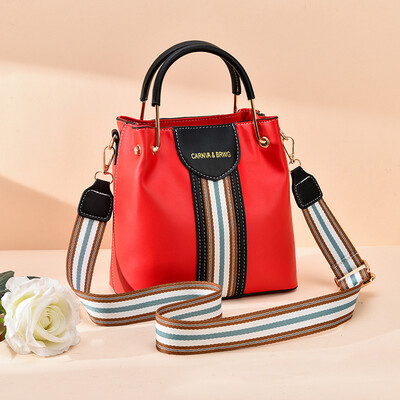 Bucket bag womens summer high - capacity texture soft leather straps slanting womens one - shoulder fashion
Bucket bag womens summer high - capacity texture soft leather straps slanting womens one - shoulder fashion