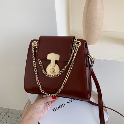 Lock button small square bag womens bag new 2019 Korean version simple one shoulder oblique bag small bag chain bag
Lock button small square bag womens bag new 2019 Korean version simple one shoulder oblique bag small bag chain bag