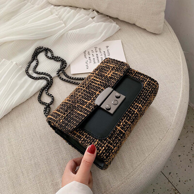Texture bag women 2019 summer new fashion contrast small square bag Joker lock chain shoulder Messenger bag
Texture bag women 2019 summer new fashion contrast small square bag Joker lock chain shoulder Messenger bag