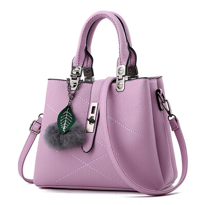 Hair ball handbag fashion handbag tide simple European&American diagonal shoulder bag diagonal package
Hair ball handbag fashion handbag tide simple European&American diagonal shoulder bag diagonal package