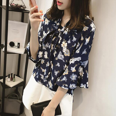 Women Summer Retro Temperament Floral Print Blouse Vintage Seven Points Lotus Leaf Sleeve Casual Tops
Women Summer Retro Temperament Floral Print Blouse Vintage Seven Points Lotus Leaf Sleeve Casual Tops
