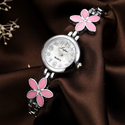 Lvpai new Korean version of the small fresh four-leaf clover ladies bracelet watch diamond girl ladies bracelet watch steel belt table
Lvpai new Korean version of the small fresh four-leaf clover ladies bracelet watch diamond girl ladies bracelet watch steel belt table