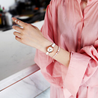 Korea wild inssen literary retro chic simple belt cold wind student quartz watch female students
Korea wild inssen literary retro chic simple belt cold wind student quartz watch female students