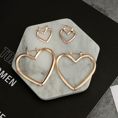 Europe United States Foreign Trade Jewelry Popular Simple Wind Hollow Heart In Love Women Earrings Eardrop
Europe United States Foreign Trade Jewelry Popular Simple Wind Hollow Heart In Love Women Earrings Eardrop