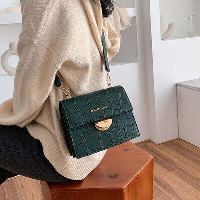 New texture small bag female 2019 new wave Korean version of the wild Messenger bag stone pattern temperament fashion small square bag
New texture small bag female 2019 new wave Korean version of the wild Messenger bag stone pattern temperament fashion small square bag