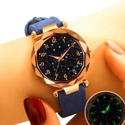 Fashion Women Bracelet Watch Leather Band Starry Sky Watches Quartz Wristwatch Numeral Star Clock Reloj Mujer
Fashion Women Bracelet Watch Leather Band Starry Sky Watches Quartz Wristwatch Numeral Star Clock Reloj Mujer