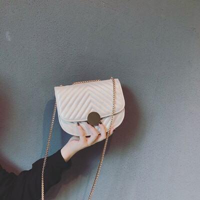 New bag fashion embroidered line rhombic shoulder bag trend retro semi-circle handbags wild simple chain messenger bag
New bag fashion embroidered line rhombic shoulder bag trend retro semi-circle handbags wild simple chain messenger bag