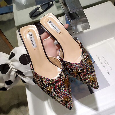 In the early spring&summer of 2019 the new flower cloth rhinestone high-heeled shoes with thin heel&pointed middle heel w
In the early spring&summer of 2019 the new flower cloth rhinestone high-heeled shoes with thin heel&pointed middle heel w