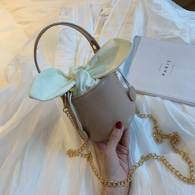 New small bag female 2019 new Korean version of the wild casual portable bucket bag fashion girl shoulder Messenger bag
New small bag female 2019 new Korean version of the wild casual portable bucket bag fashion girl shoulder Messenger bag
