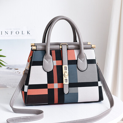 Womens bag 2019 new European&American big bag elegant fashion large capacity trend ladies handbag shoulder bag
Womens bag 2019 new European&American big bag elegant fashion large capacity trend ladies handbag shoulder bag
