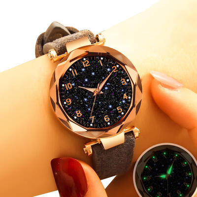 Fashion Women Bracelet Watch Leather Band Starry Sky Watches Quartz Wristwatch Numeral Star Clock Reloj Mujer
Fashion Women Bracelet Watch Leather Band Starry Sky Watches Quartz Wristwatch Numeral Star Clock Reloj Mujer