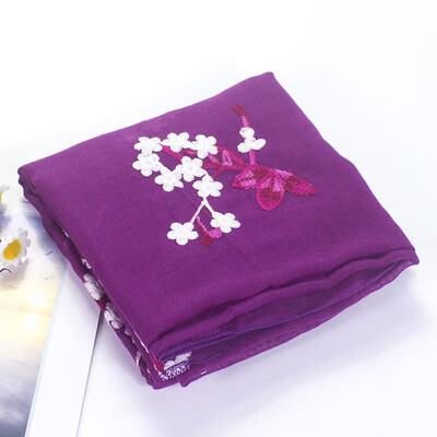 2018 early spring new wild scarf retro embroidery national wind scarf wholesale cotton&linen embroidery scarf spot
2018 early spring new wild scarf retro embroidery national wind scarf wholesale cotton&linen embroidery scarf spot