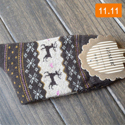 5 pair Winter Women Socks Warm Wool Christmas Mid-calf Socks Woolen Snowflake Deer Comfortable Gift
5 pair Winter Women Socks Warm Wool Christmas Mid-calf Socks Woolen Snowflake Deer Comfortable Gift