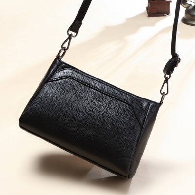 Viney first layer cowhide bag handbag fashion mini bag Korean version of the wild Messenger shoulder bag ladies bag classic black
Viney first layer cowhide bag handbag fashion mini bag Korean version of the wild Messenger shoulder bag ladies bag classic black