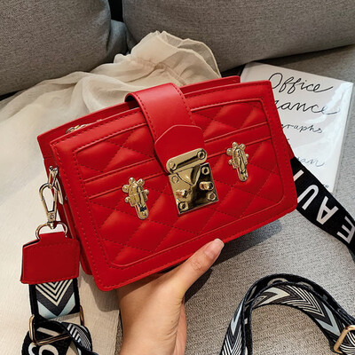 Xiaoxiangfeng rhombog bag woman 2019 new Korean version fashion hundred with one shoulder slanted small square bag
Xiaoxiangfeng rhombog bag woman 2019 new Korean version fashion hundred with one shoulder slanted small square bag