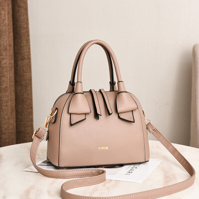 Baggage lady Xia new fashion Korean version Baitao ladys one shoulder slanting handbag with large capacity ladys bag
Baggage lady Xia new fashion Korean version Baitao ladys one shoulder slanting handbag with large capacity ladys bag