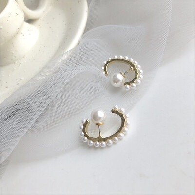In 2019 the new brand design opening C-series earrings generous minimalist temperament wild Korean earrings for women
In 2019 the new brand design opening C-series earrings generous minimalist temperament wild Korean earrings for women