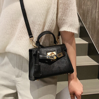 Advanced sense small bag of foreign style handbag handbags new 2019 French niche wild ins messenger bag
Advanced sense small bag of foreign style handbag handbags new 2019 French niche wild ins messenger bag