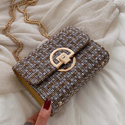 On the new female 2019 new spring tide Korean version of Joker Messenger bag chic chain fashion small square bag
On the new female 2019 new spring tide Korean version of Joker Messenger bag chic chain fashion small square bag