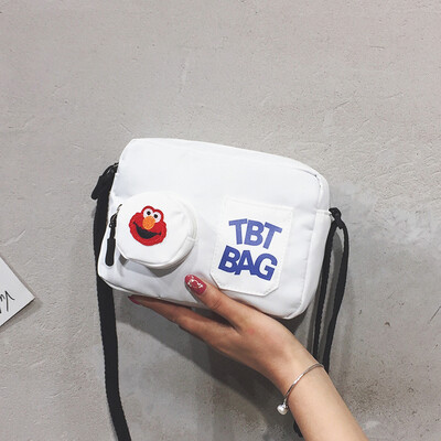 Ins super fire canvas small bag female 2019 on the new wild Harajuku student cartoon Messenger bag net red di di package
Ins super fire canvas small bag female 2019 on the new wild Harajuku student cartoon Messenger bag net red di di package
