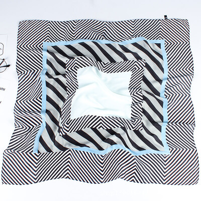 New scarf female Korean version of the small square scarf spring&autumn tide hair band female small fresh Korean professional silk scarf decorative scarf
New scarf female Korean version of the small square scarf spring&autumn tide hair band female small fresh Korean professional silk scarf decorative scarf