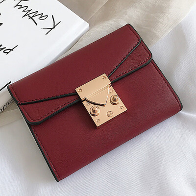 Hong Kong fashion small wallet female short personality retro folding wallet multi-card buckle change card bag
Hong Kong fashion small wallet female short personality retro folding wallet multi-card buckle change card bag