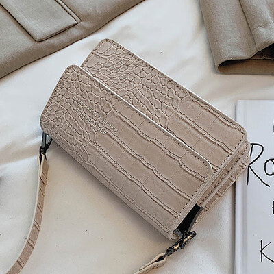 Net red small bag 2019 new tide Korean crocodile pattern small square bag fashion Joker slung shoulder bag
Net red small bag 2019 new tide Korean crocodile pattern small square bag fashion Joker slung shoulder bag