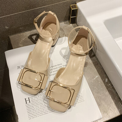 Sandals summer 2019 new Korean version of the fairy wind with a thick heel one word buckle the head of the single shoe womens sho
Sandals summer 2019 new Korean version of the fairy wind with a thick heel one word buckle the head of the single shoe womens sho