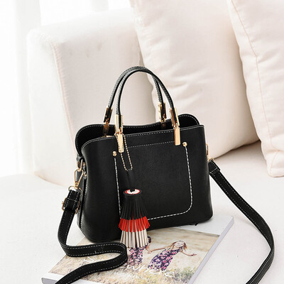 On the new shoulder bag female Korean version of slung bucket bag personality fashion handbag Joker bag female tide
On the new shoulder bag female Korean version of slung bucket bag personality fashion handbag Joker bag female tide