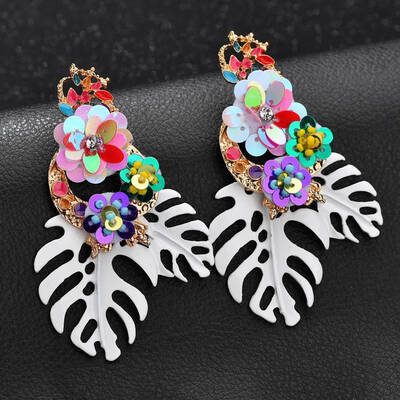 Trendy Colorful Crystal Stud Earrings Leaves Flower Cubic Alloy Fashion Jewelry Earrings for Women
Trendy Colorful Crystal Stud Earrings Leaves Flower Cubic Alloy Fashion Jewelry Earrings for Women
