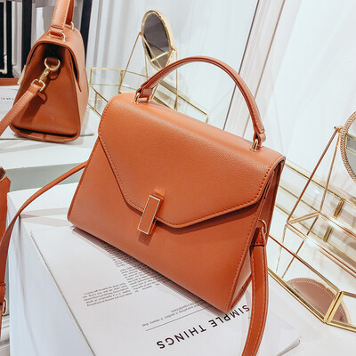 Qiao Bani 2019 new European&American style fashion simple solid color flip handbag handbag shoulder diagonal temperament female bag
Qiao Bani 2019 new European&American style fashion simple solid color flip handbag handbag shoulder diagonal temperament female bag