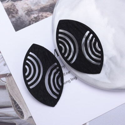 Korean Style Personality Funny Painted Girl Face Cute Exaggerated Hollow out Metal Earrings for Women Wedding Jewelry Wholesale
Korean Style Personality Funny Painted Girl Face Cute Exaggerated Hollow out Metal Earrings for Women Wedding Jewelry Wholesale