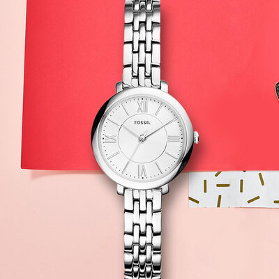 Fossil watches European&American fashion simple quartz womens watch ladies fashion watches fresh temperament ultra-thin small dial silver steel belt female table ES3797
Fossil watches European&American fashion simple quartz womens watch ladies fashion watches fresh temperament ultra-thin small dial silver steel belt female table ES3797