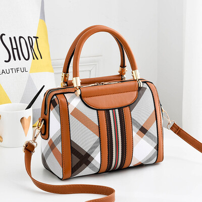 Bag female 2019 spring&summer new embroidered handbag cool fashion handbags pillow bag wholesale
Bag female 2019 spring&summer new embroidered handbag cool fashion handbags pillow bag wholesale