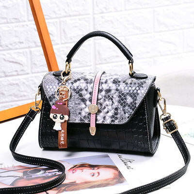 2019 spring new womens bag small square bag handbag trend Korean version of the shoulder bag Messenger bag
2019 spring new womens bag small square bag handbag trend Korean version of the shoulder bag Messenger bag