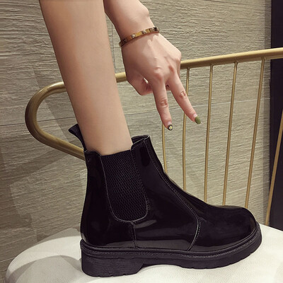 Online celebrity fashion Martin boot girl British style street shoot Chelsea boot pine cake thick bottom boots ins tide
Online celebrity fashion Martin boot girl British style street shoot Chelsea boot pine cake thick bottom boots ins tide