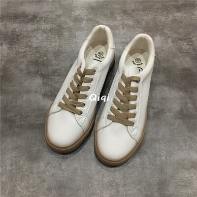 In the spring of 2019 the new small white shoes were made of flat-bottomed grapes pears peaches board shoes white shoes
In the spring of 2019 the new small white shoes were made of flat-bottomed grapes pears peaches board shoes white shoes