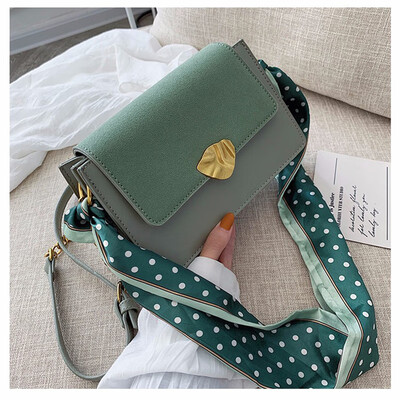 In summer the Korean version of the Chaozhou Womens Bag Chao Chain has one shoulder&one shoulder slanting bag for hours
In summer the Korean version of the Chaozhou Womens Bag Chao Chain has one shoulder&one shoulder slanting bag for hours