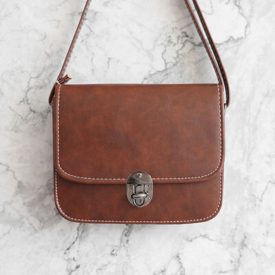 YanRong Shoulder bag fashion lady Messenger bag mobile phone bag travel shopping portable simple student small square bag
YanRong Shoulder bag fashion lady Messenger bag mobile phone bag travel shopping portable simple student small square bag
